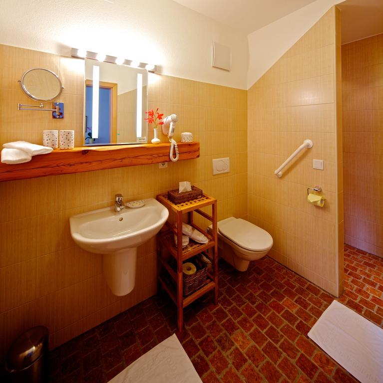 Hotel Gästehaus Samira Purbach am Neusiedlersee Zimmer foto