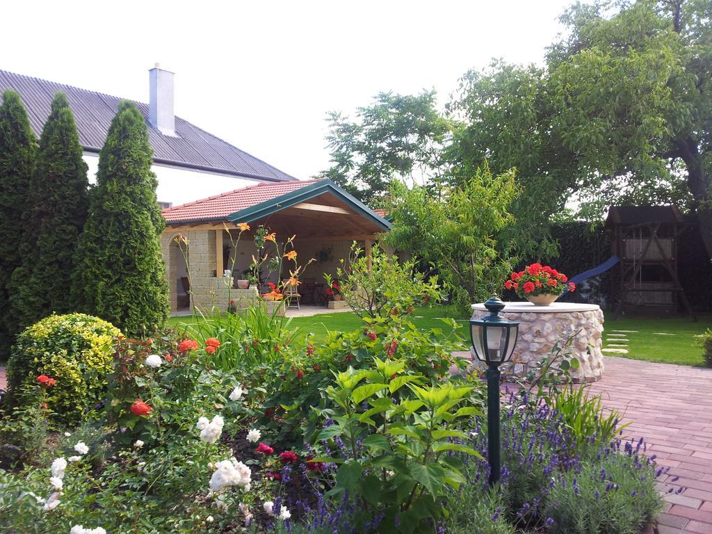 Hotel Gästehaus Samira Purbach am Neusiedlersee Exterior foto